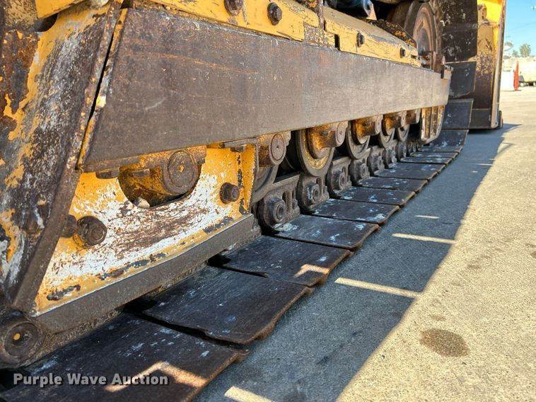 image for item NQ9945 2012 John Deere 605C  track loader