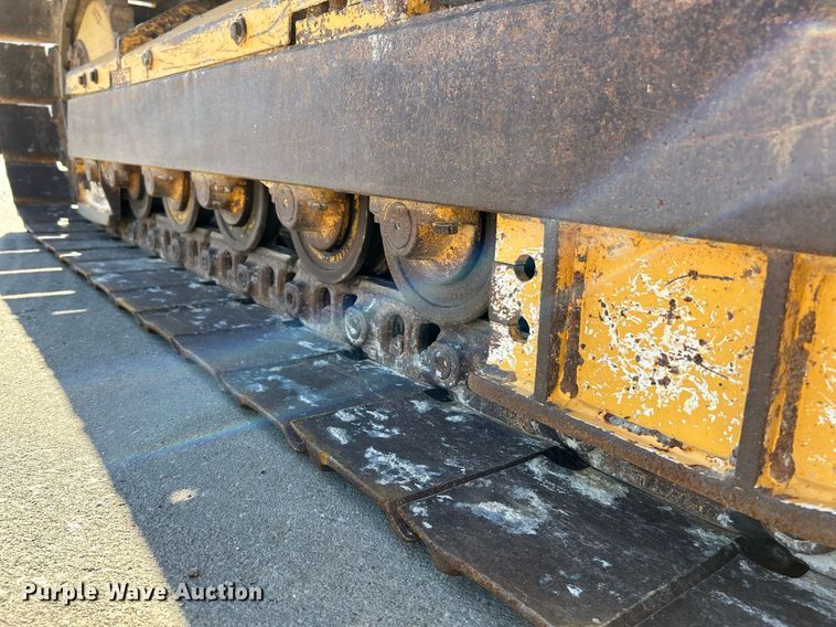 image for item NQ9945 2012 John Deere 605C  track loader