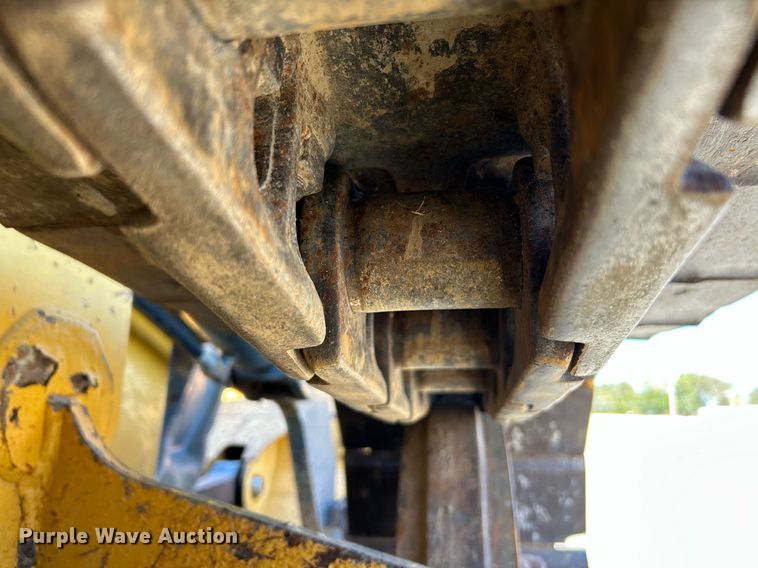 image for item NQ9945 2012 John Deere 605C  track loader