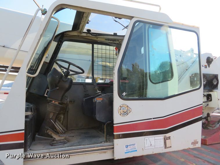 image for item NQ9946 2006 Link-Belt RTC8065 Series II  crane