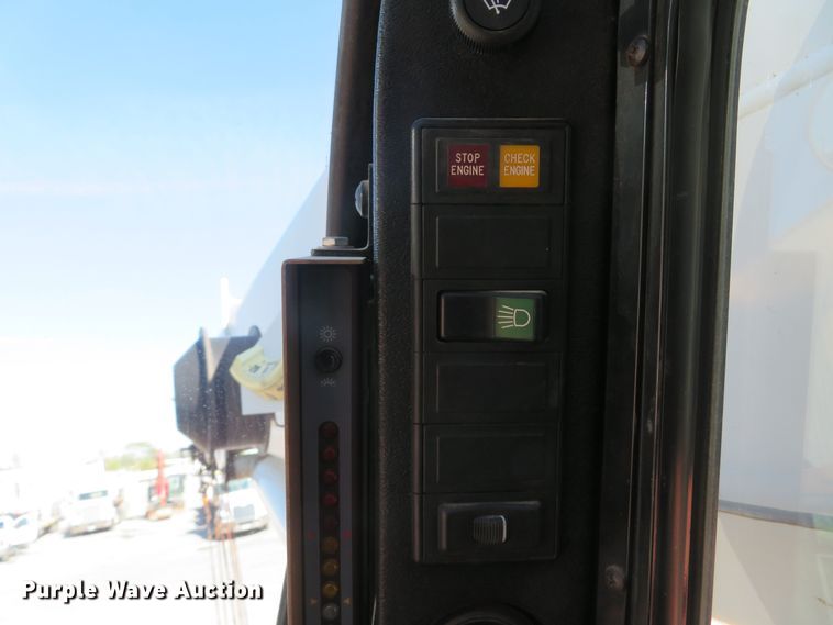 image for item NQ9946 2006 Link-Belt RTC8065 Series II  crane