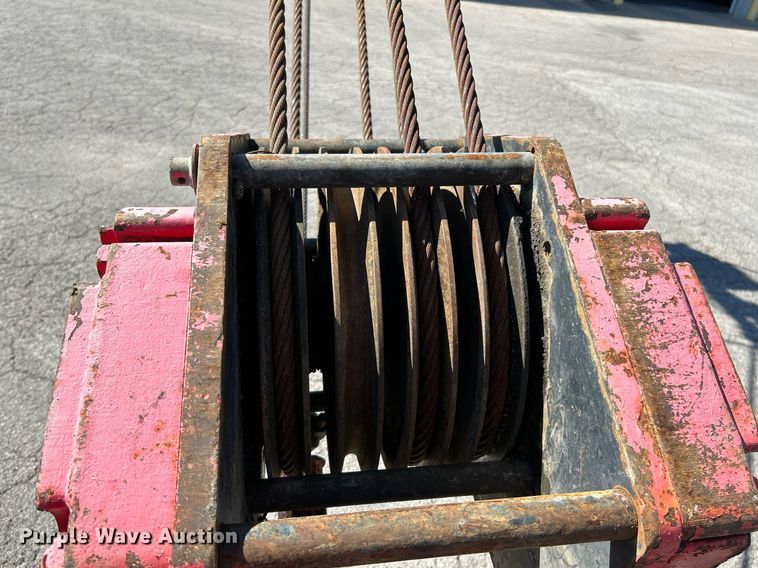 image for item NQ9946 2006 Link-Belt RTC8065 Series II  crane