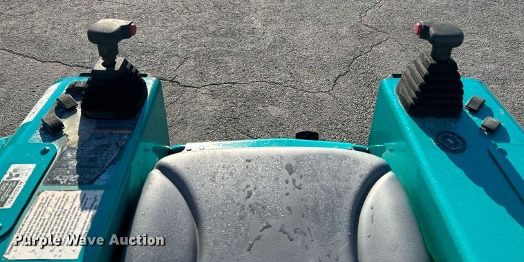 image for item NQ9950 2012 Whiteman STXD6I  power trowel