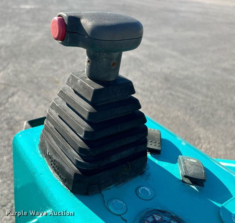 image for item NQ9950 2012 Whiteman STXD6I  power trowel