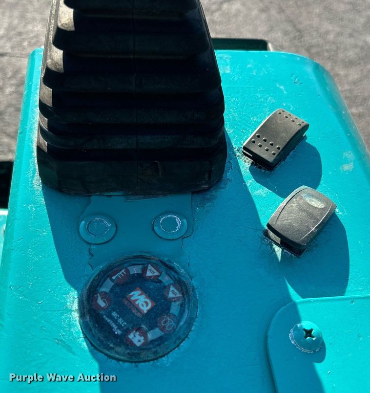 image for item NQ9950 2012 Whiteman STXD6I  power trowel