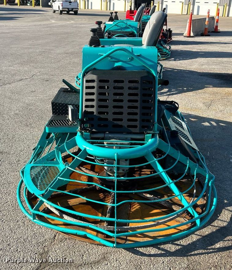 image for item NQ9951 2006 Whiteman STX-55Y-6  power trowel