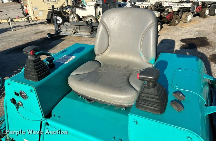 image for item NQ9951 2006 Whiteman STX-55Y-6  power trowel