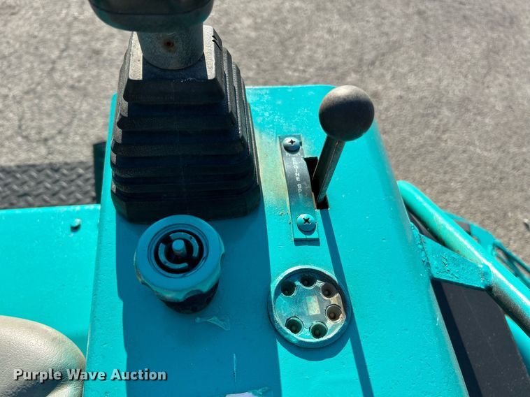 image for item NQ9951 2006 Whiteman STX-55Y-6  power trowel