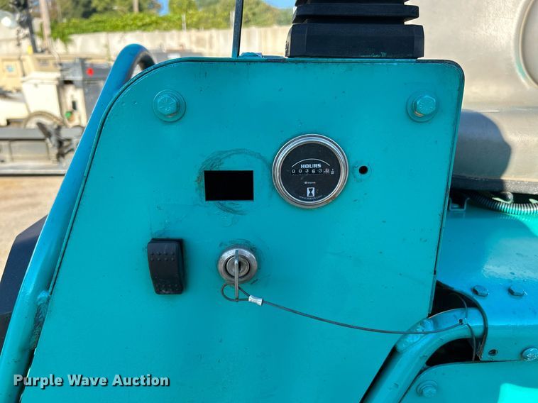 image for item NQ9951 2006 Whiteman STX-55Y-6  power trowel