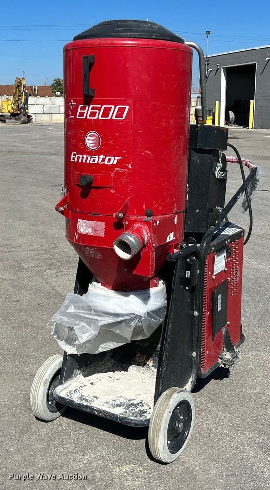 image for item NQ9955 Husqvarna T8600  dust extractor