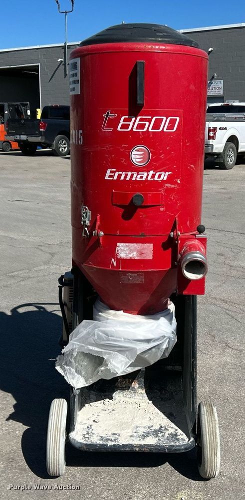 image for item NQ9955 Husqvarna T8600  dust extractor