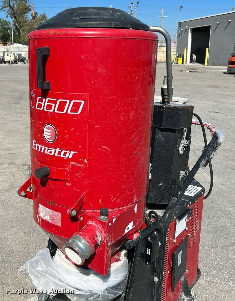 image for item NQ9955 Husqvarna T8600  dust extractor