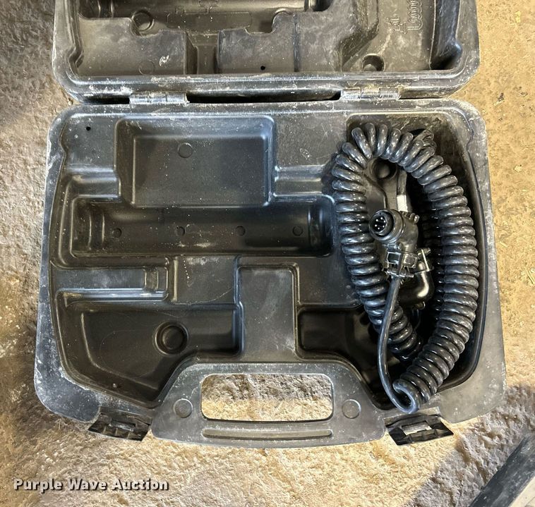 image for item NQ9965 Somero Copperhead XD 3.0  screed