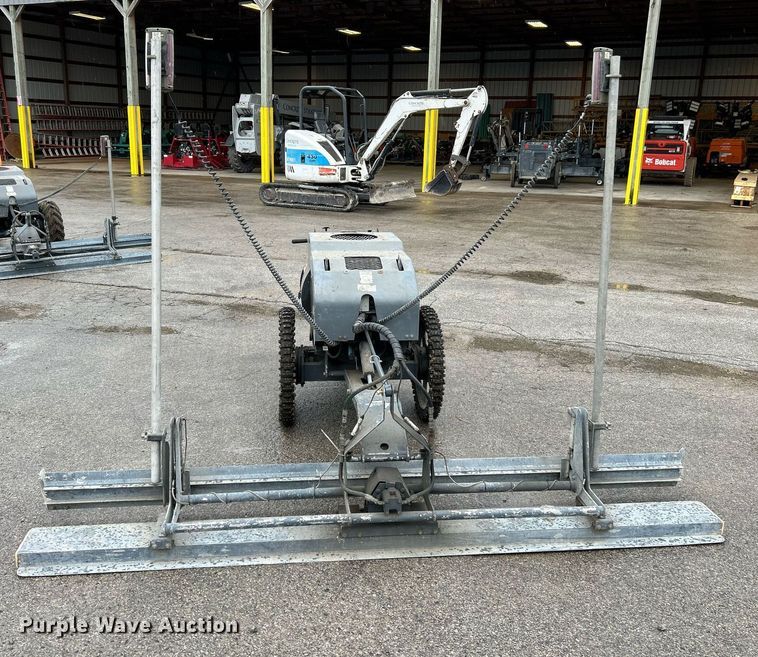 image for item NQ9966 Somero Copperhead XD 3.0  screed