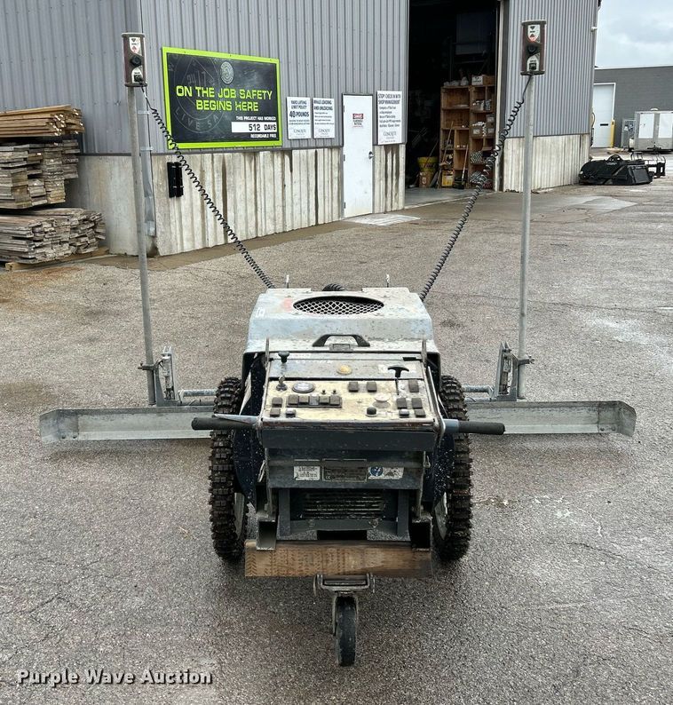 image for item NQ9966 Somero Copperhead XD 3.0  screed