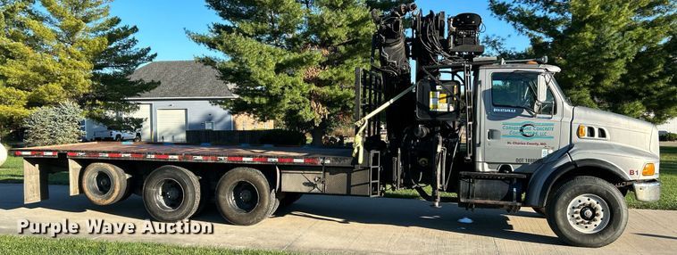 image for item NQ9967 1997 Ford LT9513  crane truck