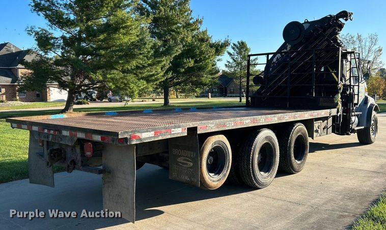 image for item NQ9967 1997 Ford LT9513  crane truck