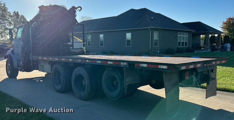 image for item NQ9967 1997 Ford LT9513  crane truck