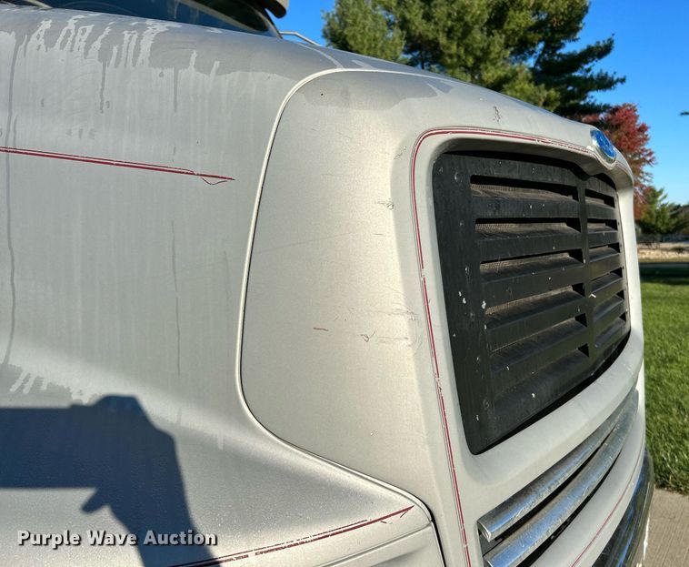 image for item NQ9967 1997 Ford LT9513  crane truck