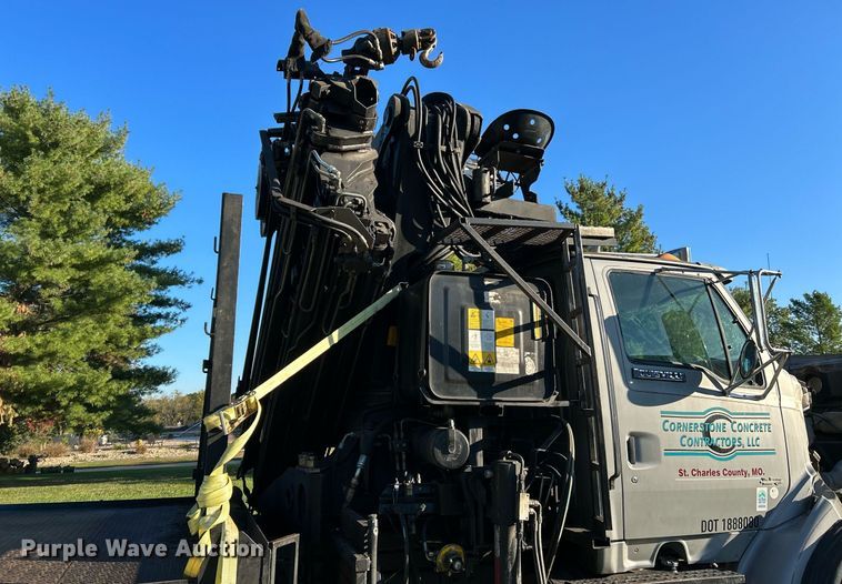 image for item NQ9967 1997 Ford LT9513  crane truck