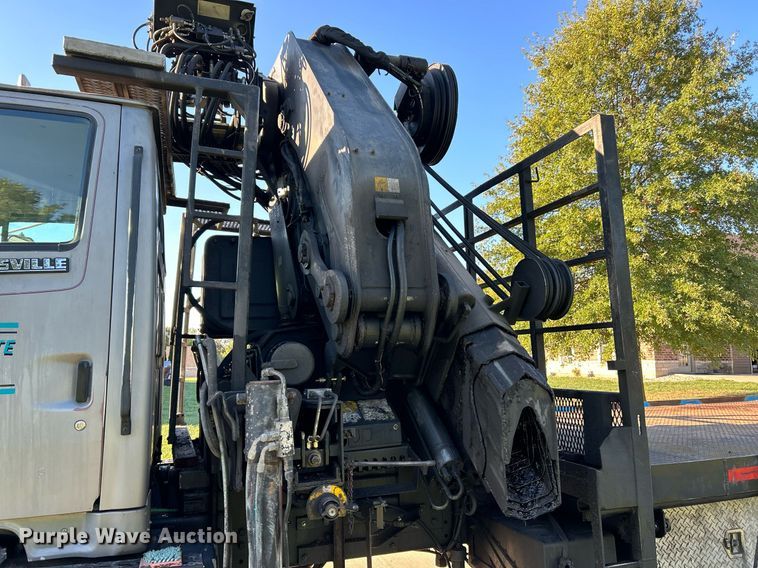 image for item NQ9967 1997 Ford LT9513  crane truck