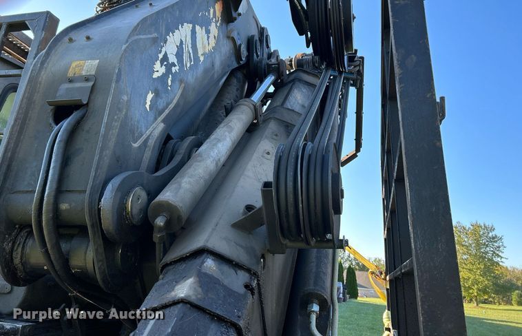 image for item NQ9967 1997 Ford LT9513  crane truck