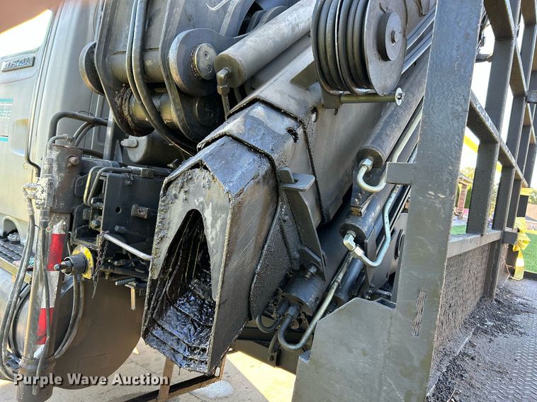 image for item NQ9967 1997 Ford LT9513  crane truck