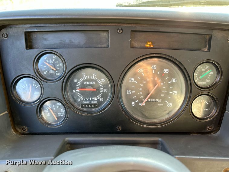 image for item NQ9967 1997 Ford LT9513  crane truck