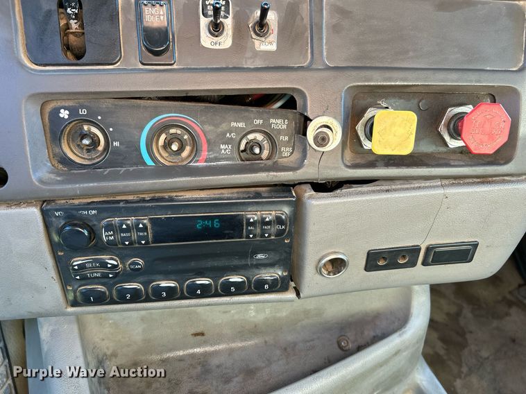 image for item NQ9967 1997 Ford LT9513  crane truck