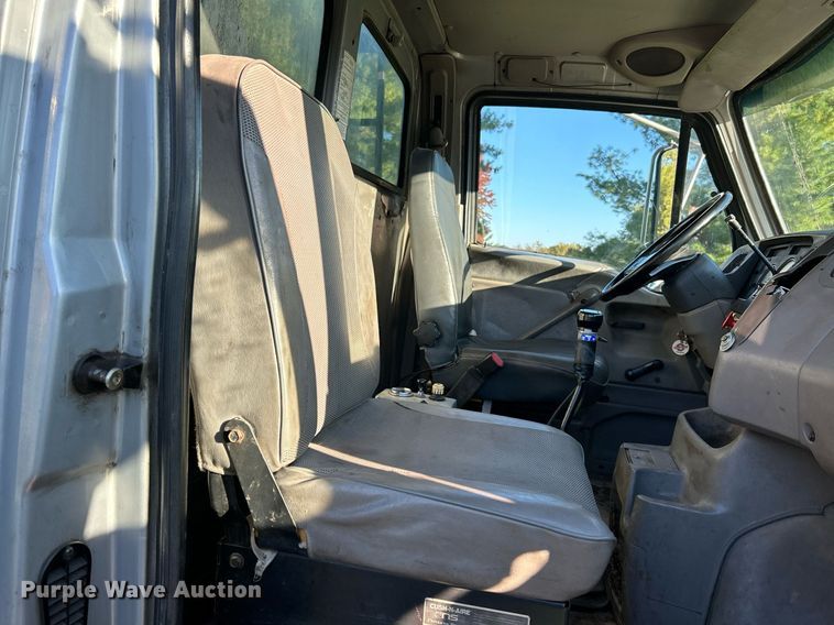 image for item NQ9967 1997 Ford LT9513  crane truck