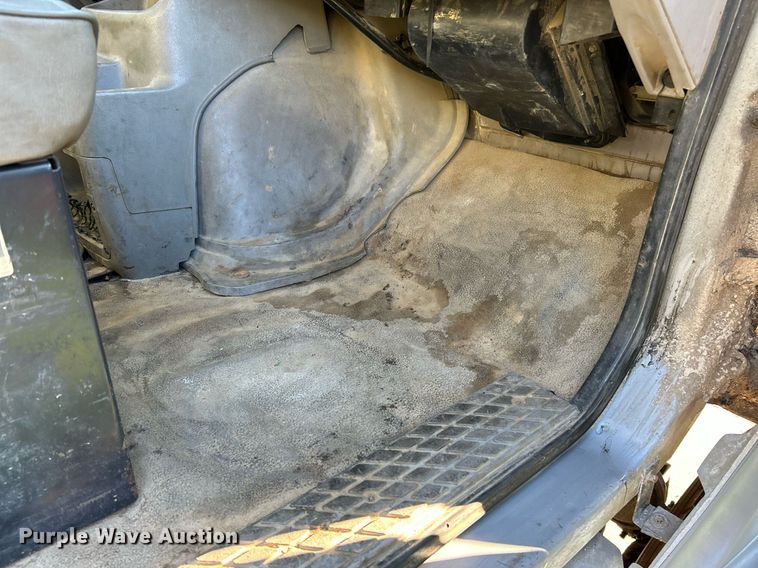 image for item NQ9967 1997 Ford LT9513  crane truck