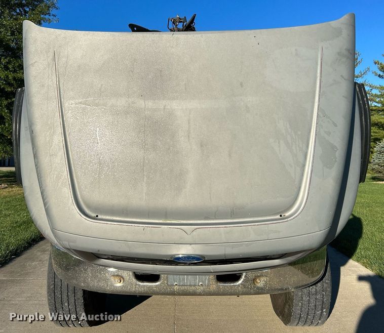 image for item NQ9967 1997 Ford LT9513  crane truck