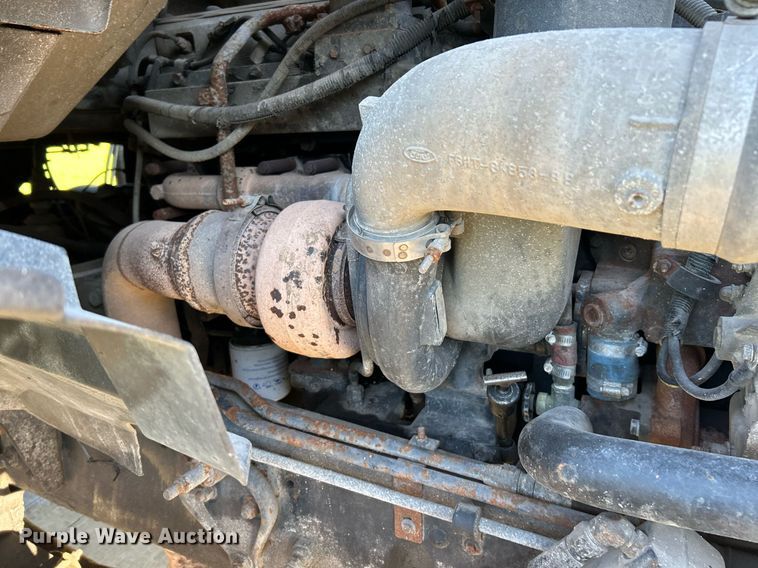 image for item NQ9967 1997 Ford LT9513  crane truck