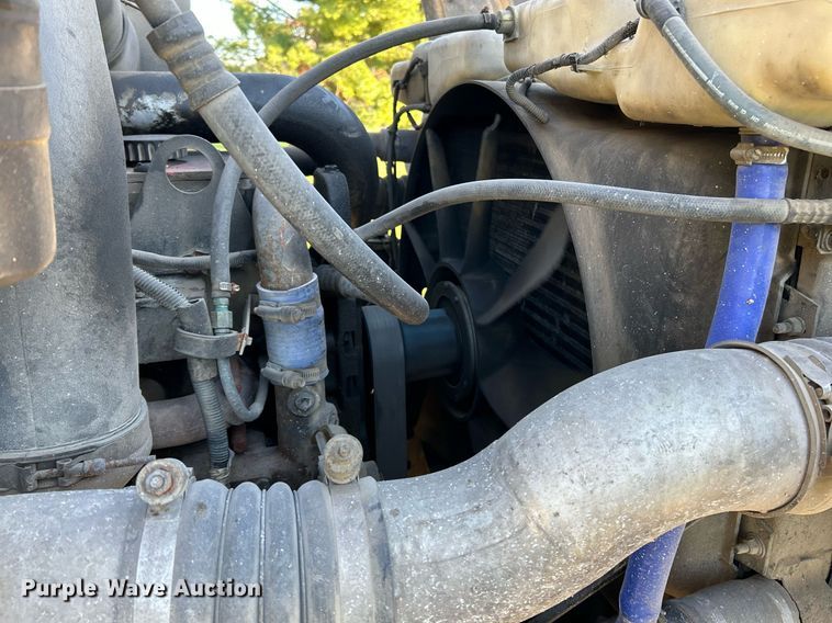 image for item NQ9967 1997 Ford LT9513  crane truck