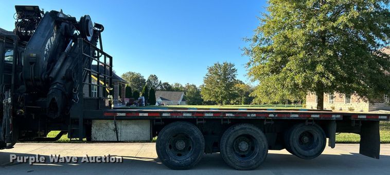 image for item NQ9967 1997 Ford LT9513  crane truck