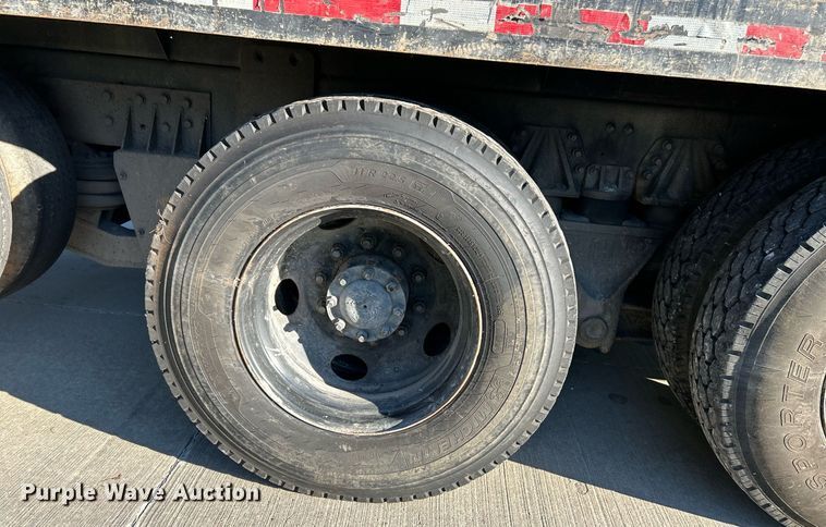 image for item NQ9967 1997 Ford LT9513  crane truck