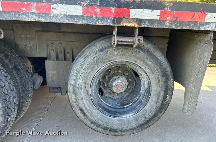 image for item NQ9967 1997 Ford LT9513  crane truck