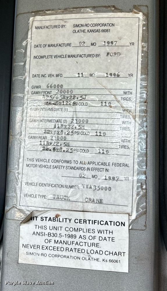 image for item NQ9967 1997 Ford LT9513  crane truck