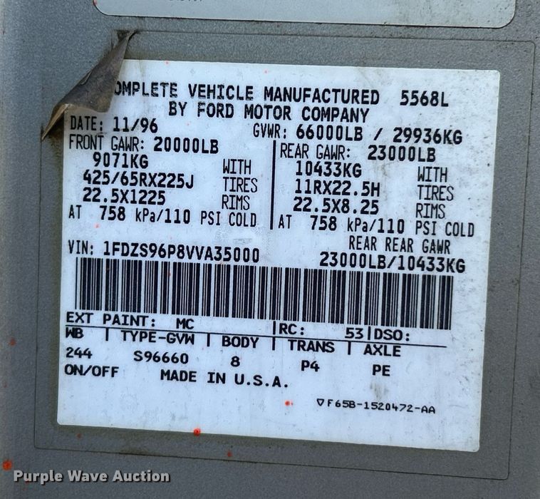 image for item NQ9967 1997 Ford LT9513  crane truck