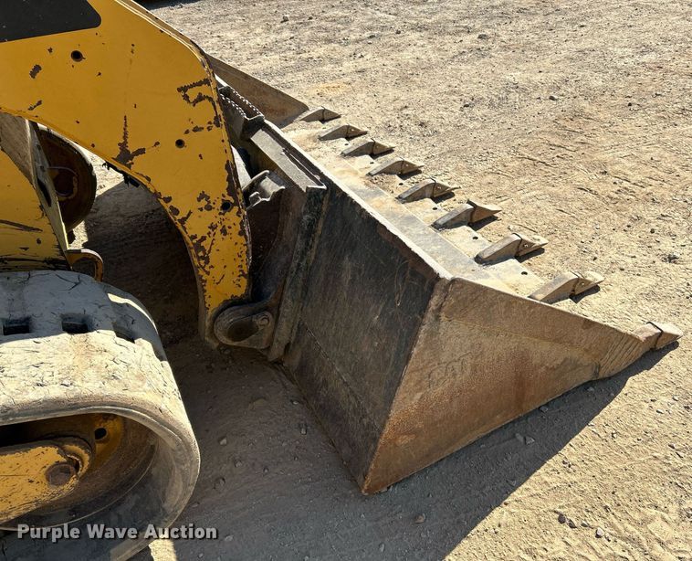 image for item NR9026 2013 Caterpillar 259B3  tracked skid steer loader