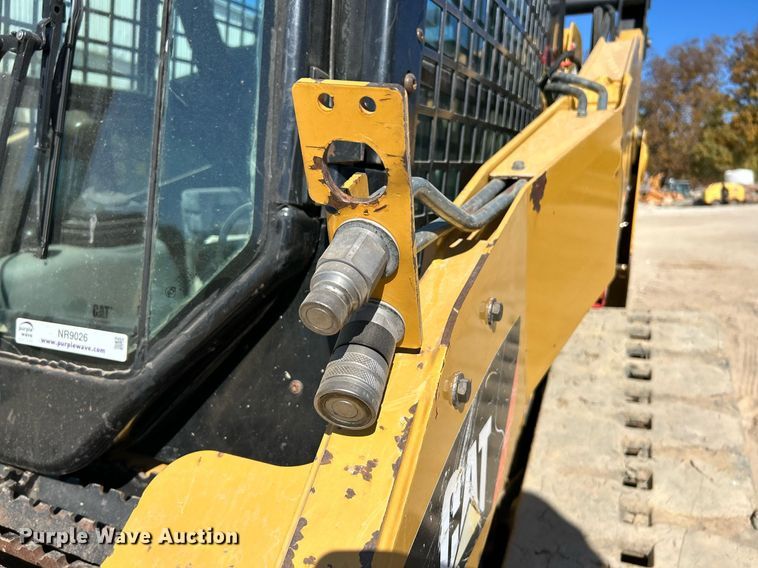 image for item NR9026 2013 Caterpillar 259B3  tracked skid steer loader