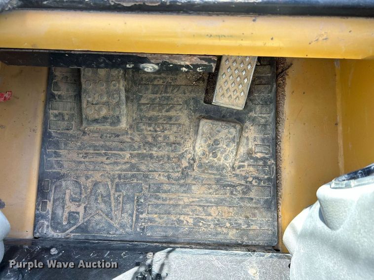 image for item NR9026 2013 Caterpillar 259B3  tracked skid steer loader