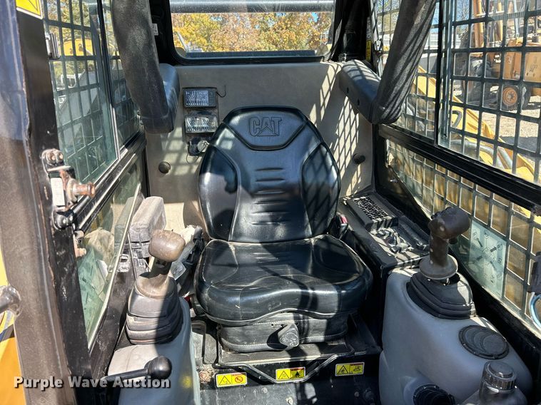 image for item NR9026 2013 Caterpillar 259B3  tracked skid steer loader