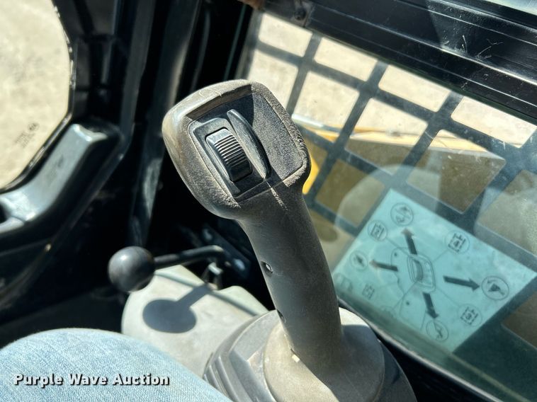 image for item NR9026 2013 Caterpillar 259B3  tracked skid steer loader