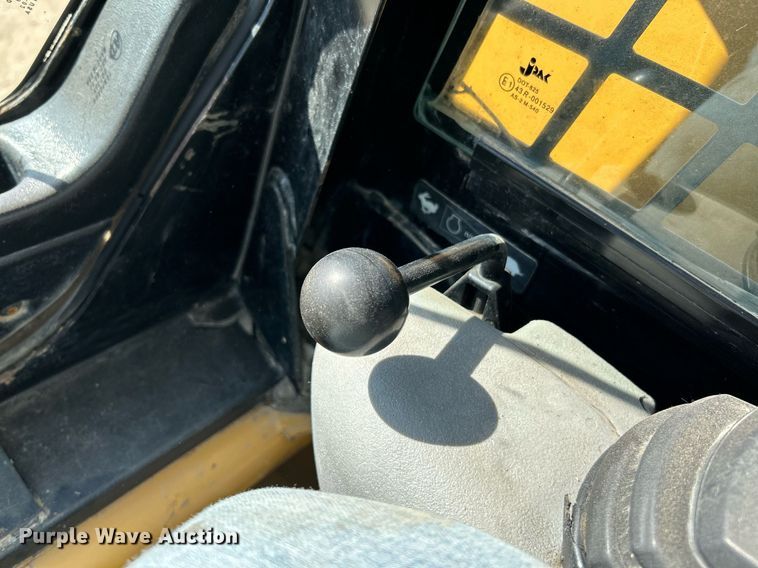 image for item NR9026 2013 Caterpillar 259B3  tracked skid steer loader