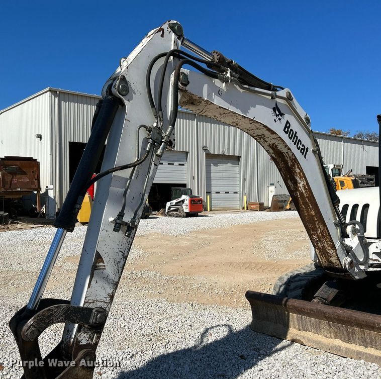image for item NR9027 2005 Bobcat 442C  mini excavator