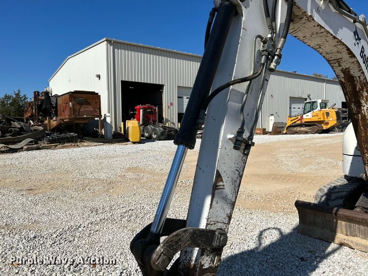 image for item NR9027 2005 Bobcat 442C  mini excavator