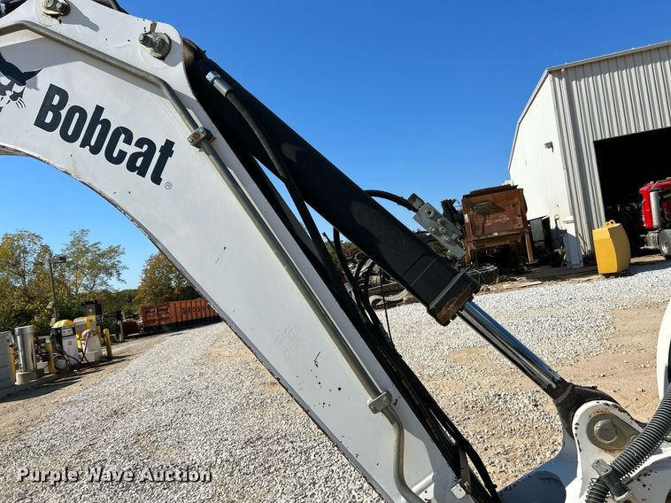 image for item NR9027 2005 Bobcat 442C  mini excavator