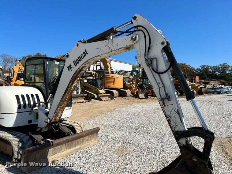 image for item NR9027 2005 Bobcat 442C  mini excavator