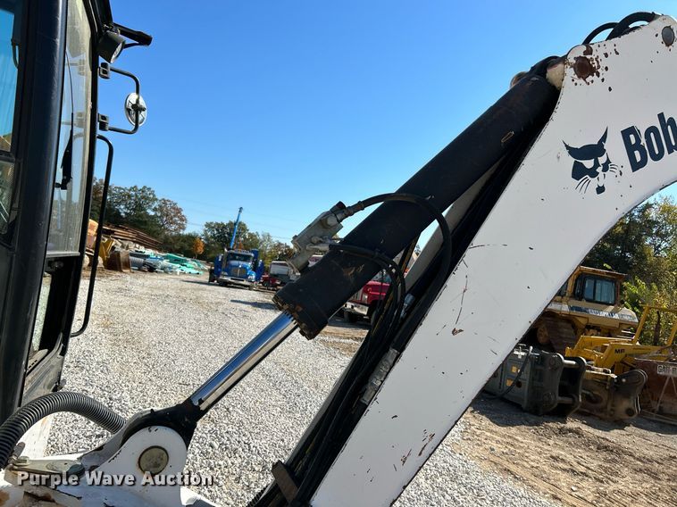 image for item NR9027 2005 Bobcat 442C  mini excavator